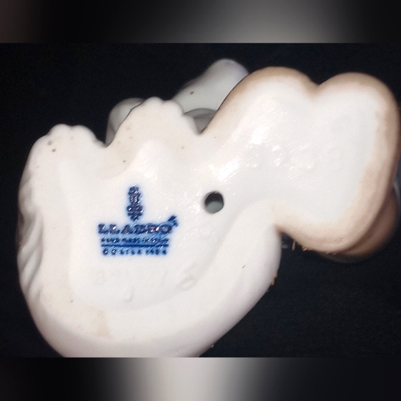 Lladro Eskimo Boy with Pet Polar Bear Porcelain Figurine (EUC) - Picture 4 of 13